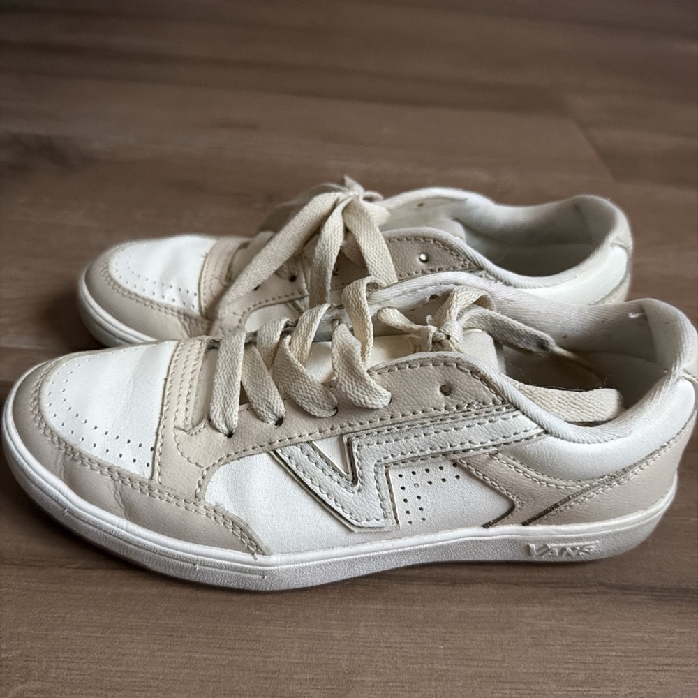 Vans Women's Sneakers in White and Cream